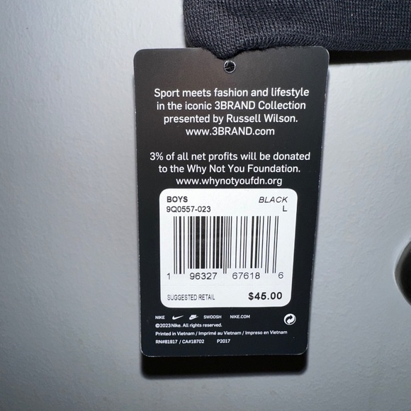 NWT NIKE 3BRAND Boys Black Hoodie Focus - Picture 3 of 4